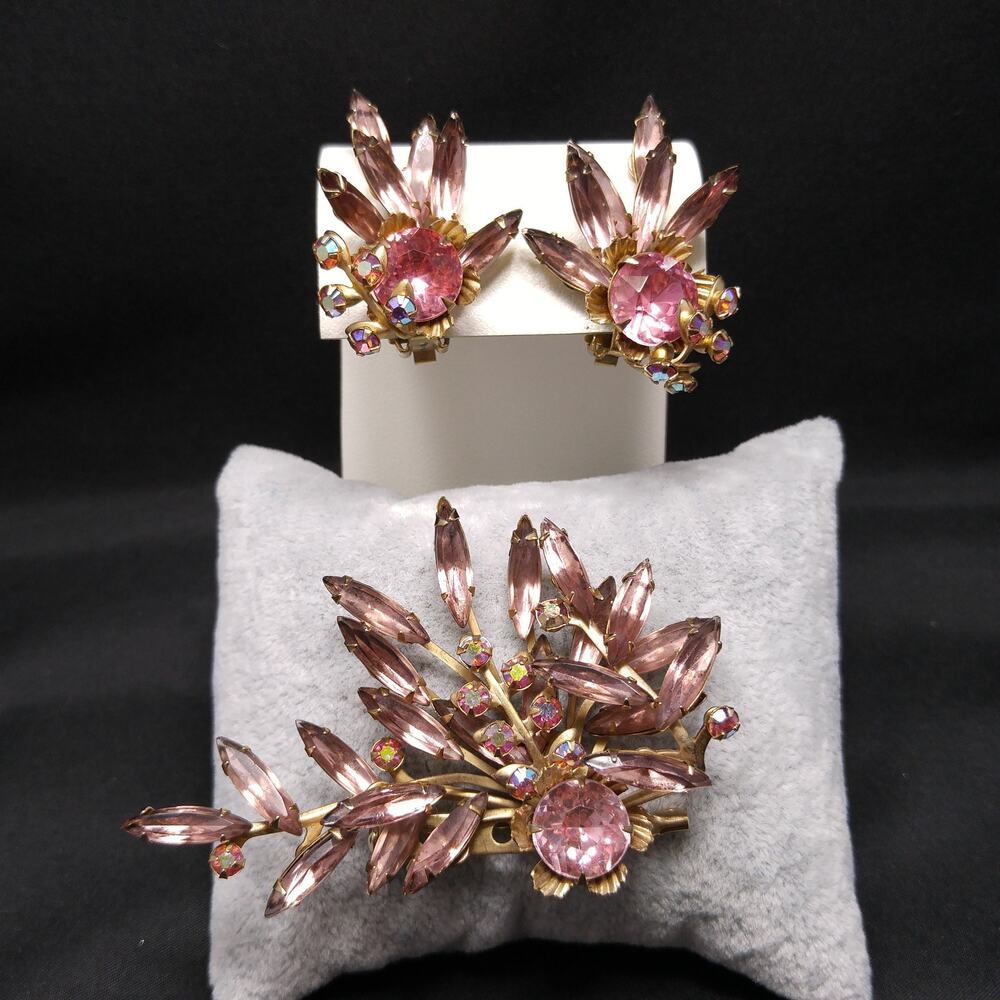 Pink Lavender Rhinestone Brooch Earrings, Riveted Design, 1950s Vintage Jewelry